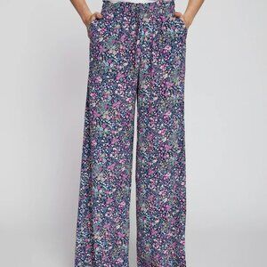 Bailey 44 Monty Pant in Print-close up  Bailey 44 Monty Pant in Print-side/ bac